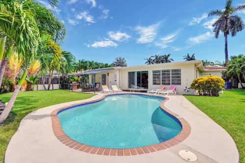 Best Area Spacious 4BR Heated Pool Mins To Beach in Hollywood, United States