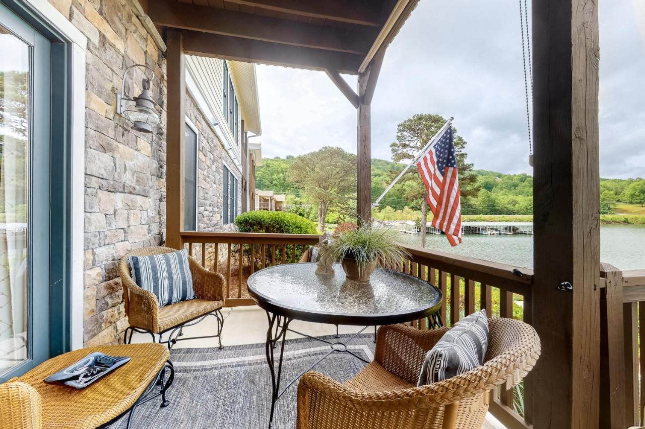 Lake Chatuge Retreat — 4-Star Luxury Hotel in Hiawassee, United States