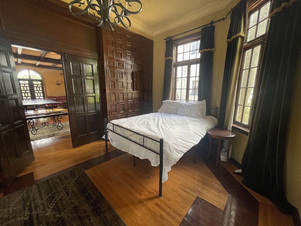 Young Mansion - photo 19