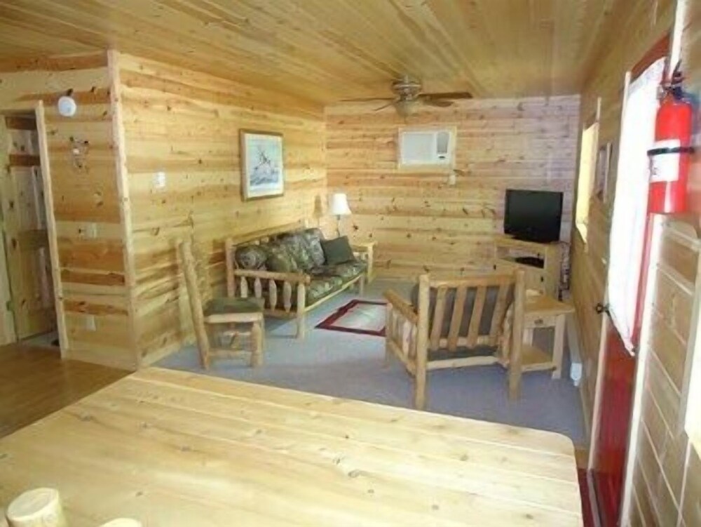 Red Door Resort & Motel - photo 13