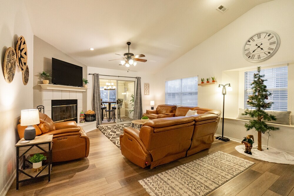 3Br Condo With Recliners Central Location Stairs Required Free Tickets Included Fc39 2 — 4-Star Luxury Hotel in Branson, United States