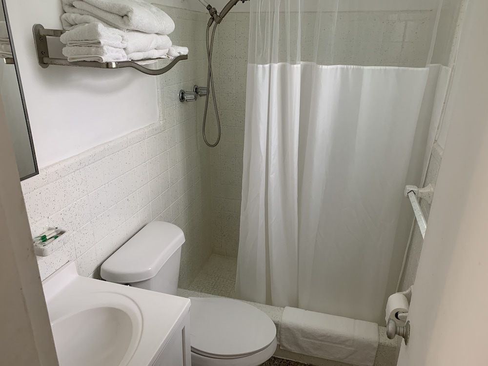 Tiana Beach Inn - photo 29