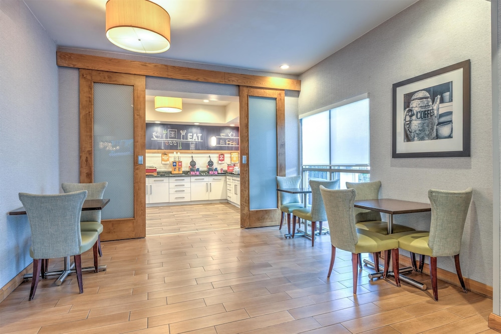 Hampton Inn Phoenix Midtown Downtown Area - photo 32