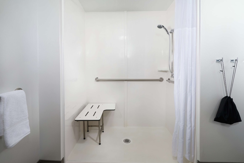 Hampton Inn Niagara Falls - photo 15