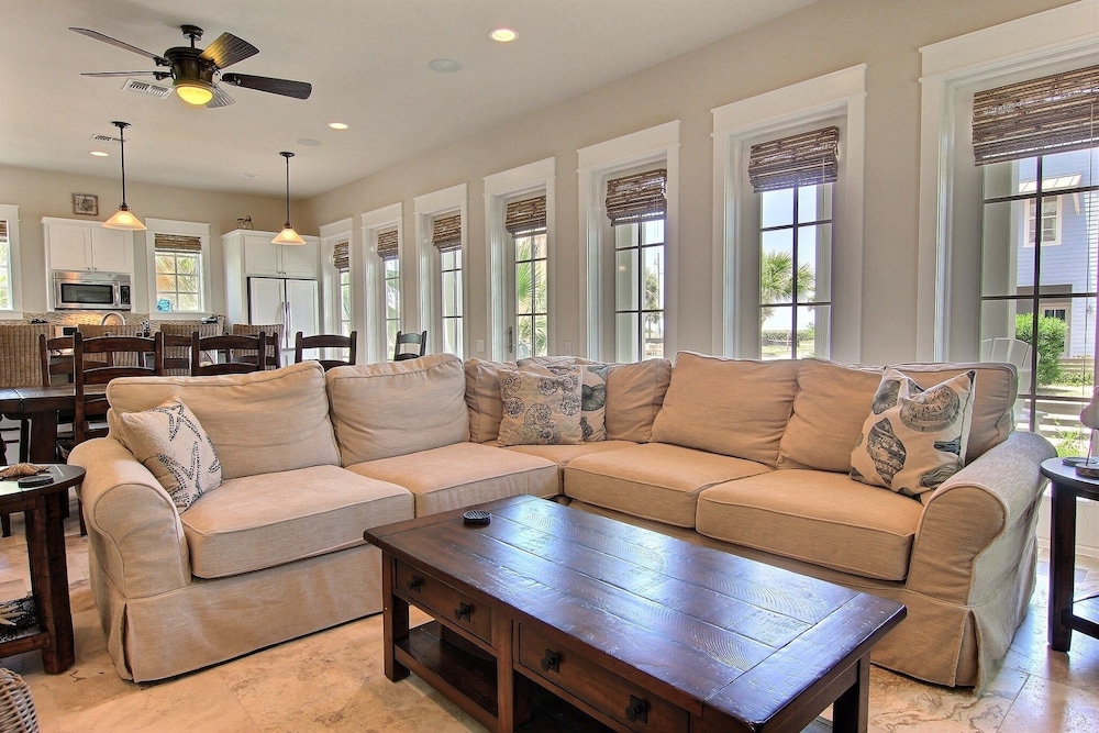 Cinnamon Shore Sea Star 104 ST — 4-Star Luxury Hotel in Port Aransas, United States