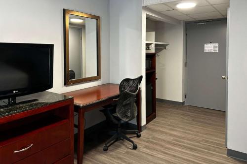 Spark by Hilton Clemmons - photo 17