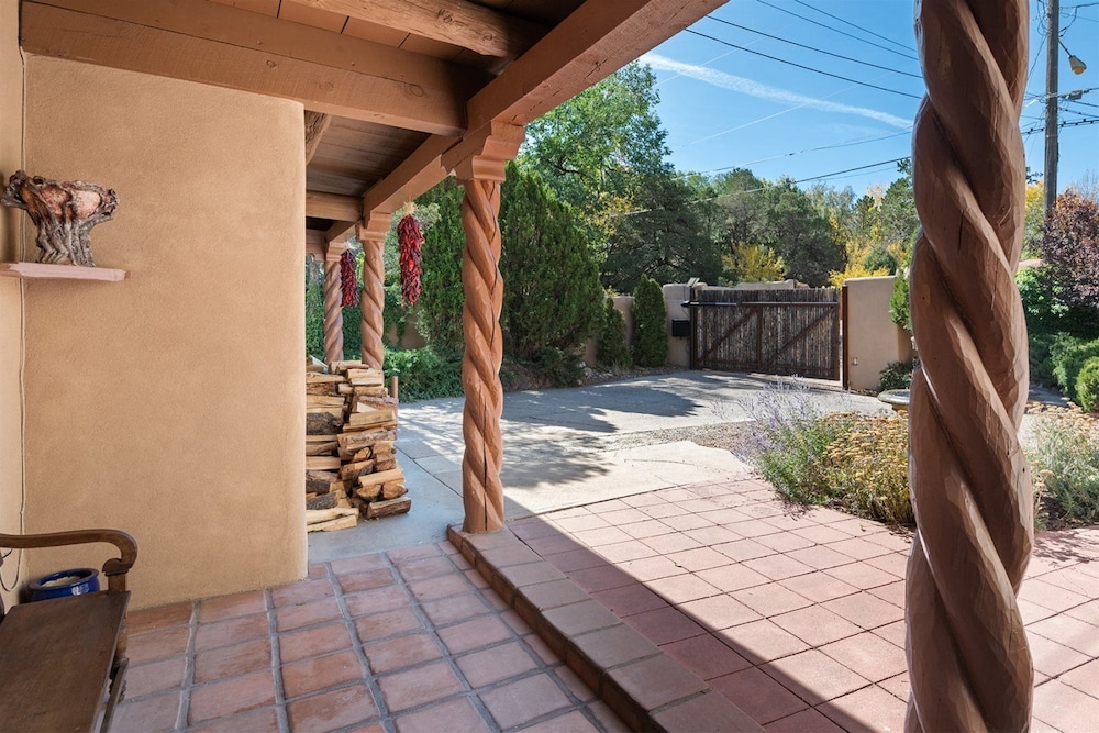 Garcia St. Adobe Historic District Close to Canyon Road Three Master Bedrooms Great Outdoor Space - photo 39
