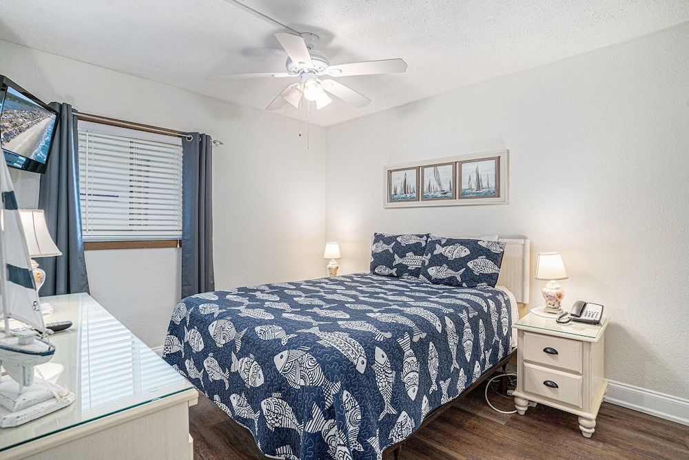 0711 Waters Edge Resort 2 Bedroom Condo by RedAwning - photo 2