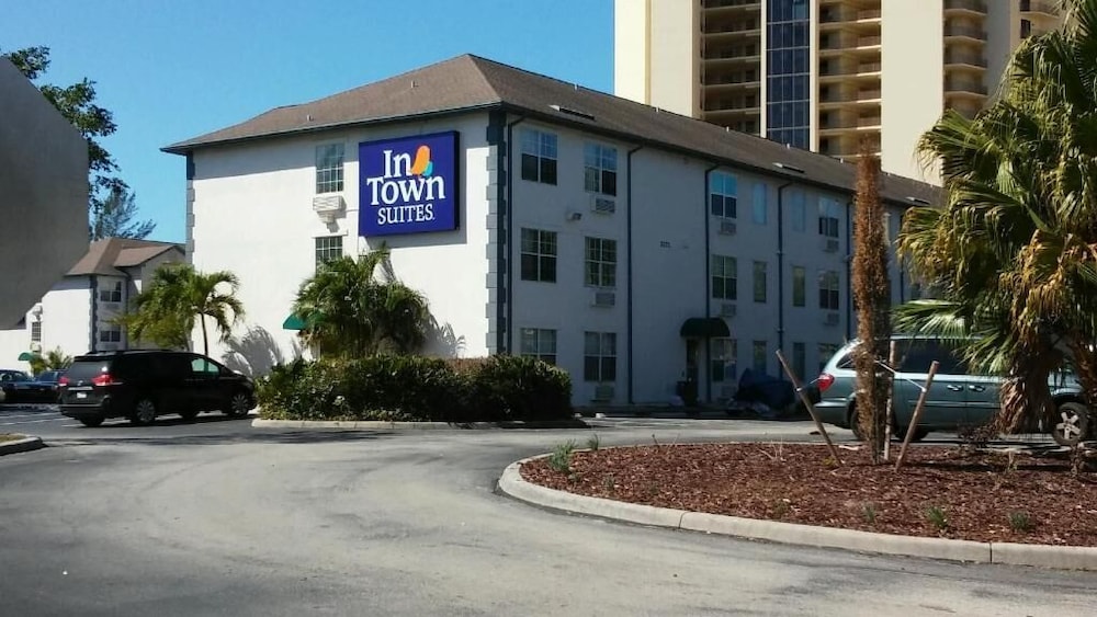 InTown Suites Extended Stay Fort Myers - photo 33