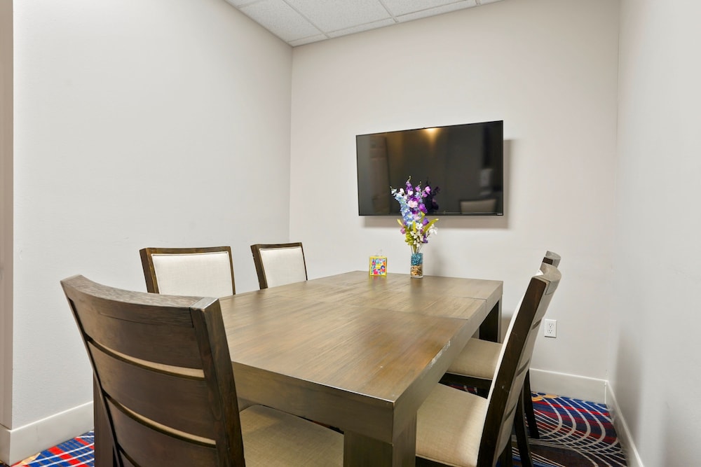 Holiday Inn Express Hotel & Suites Denver North Thornton by IHG - photo 33