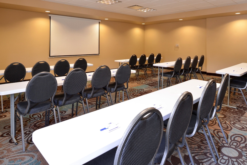 Holiday Inn Express & Suites Globe by IHG - photo 52