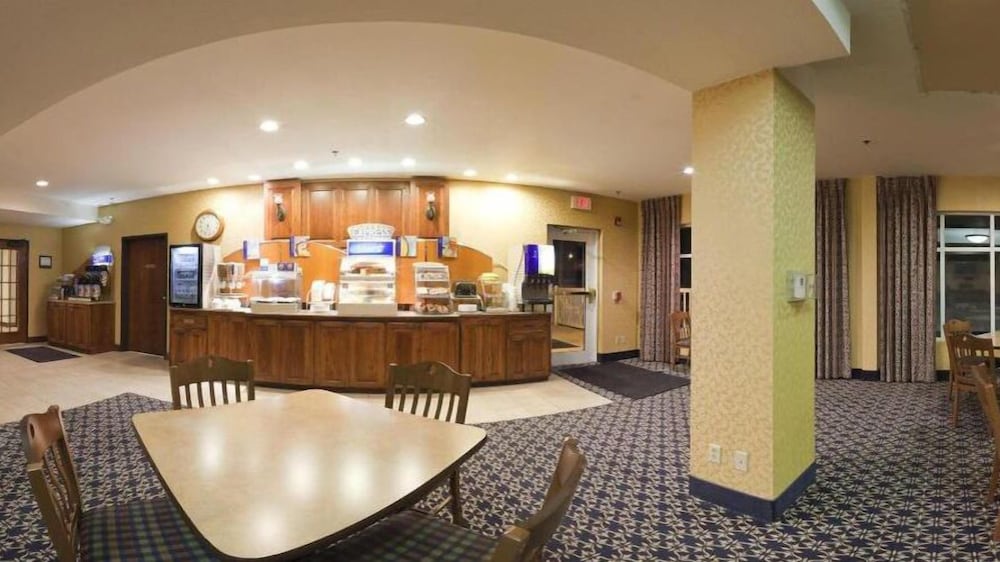 Holiday Inn Express Hotel & Suites Mountain Home by IHG - photo 20