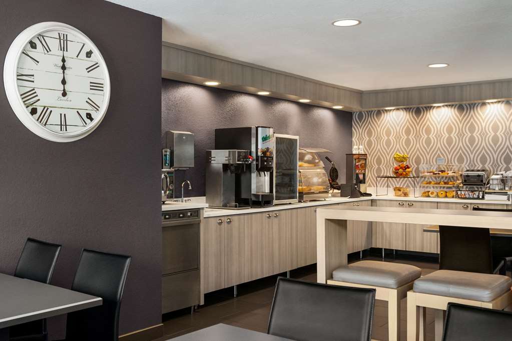 Microtel Inn & Suites by Wyndham Inver Grove Heights Minneap - photo 11