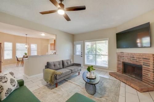 Melody Home near Grapevine DFW Airport w backyard — 4-Star Luxury Hotel in Flower Mound, United States