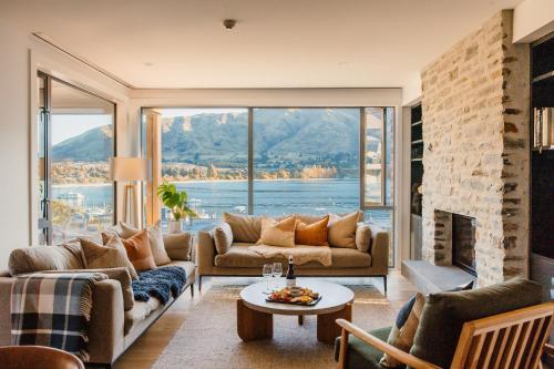 Apartment 26 Lakefront Location Swimming Pool Spa Gym — 4-Star Luxury Hotel in Wanaka, New Zealand