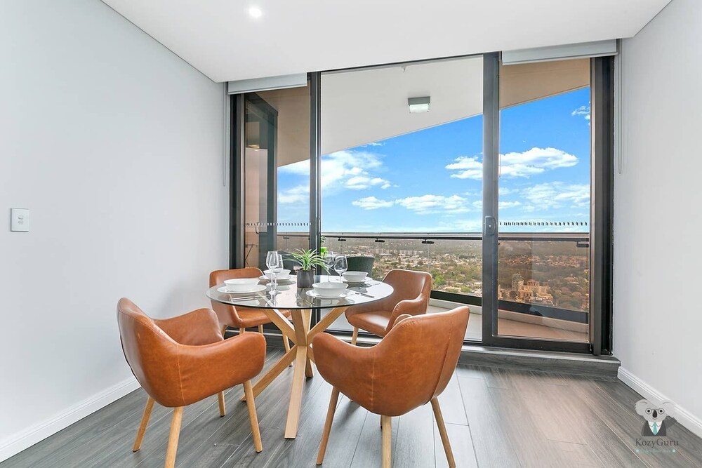Meriton Suites Church Street Parramatta — 5-Star Luxury Hotel in Sydney, Australia
