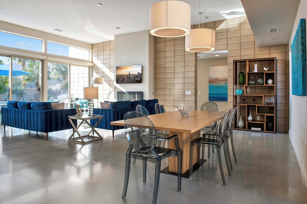 Lucent - carbon neutral hotel in Palm Springs