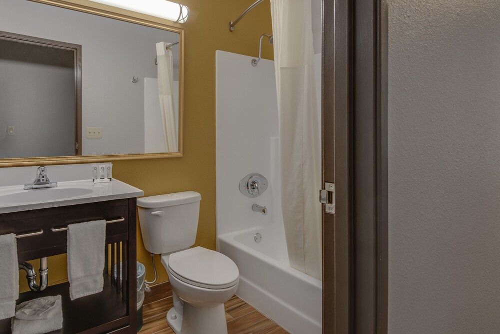 Americas Best Value Inn Hayward - photo 30