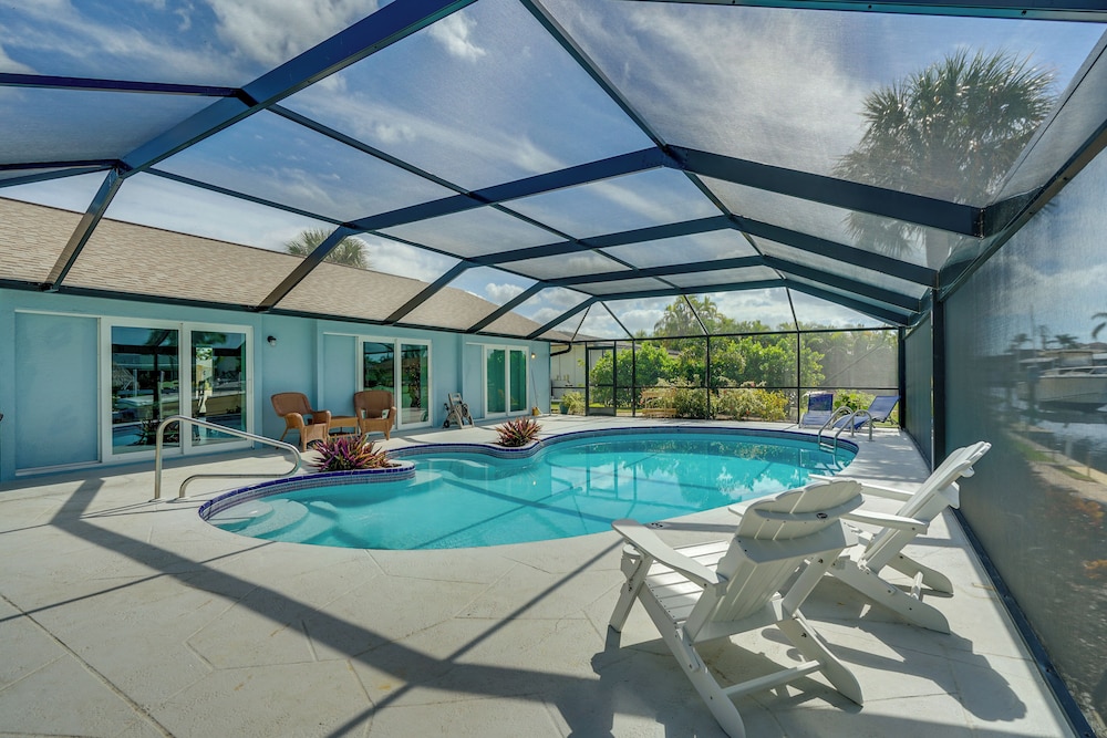 Swim Fish and Boat Beachy Home in Cape Coral — 4-Star Luxury Hotel in Cape Coral, United States