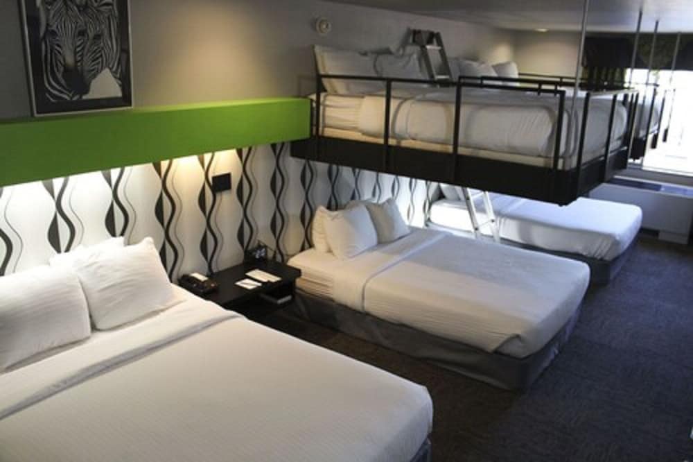 Metropolis Resort - photo 17