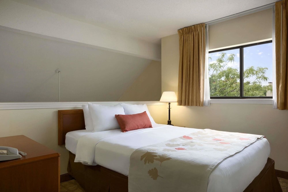 Affordable Suites of America Grand Rapids - photo 12