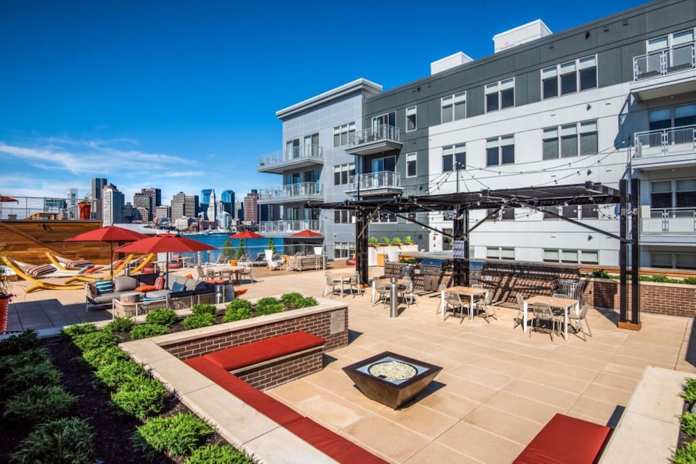 Global Luxury Suites East Boston - photo 59
