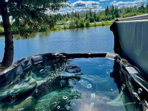 The Chena River House North Suite — 4-Star Luxury Hotel in Fairbanks, United States
