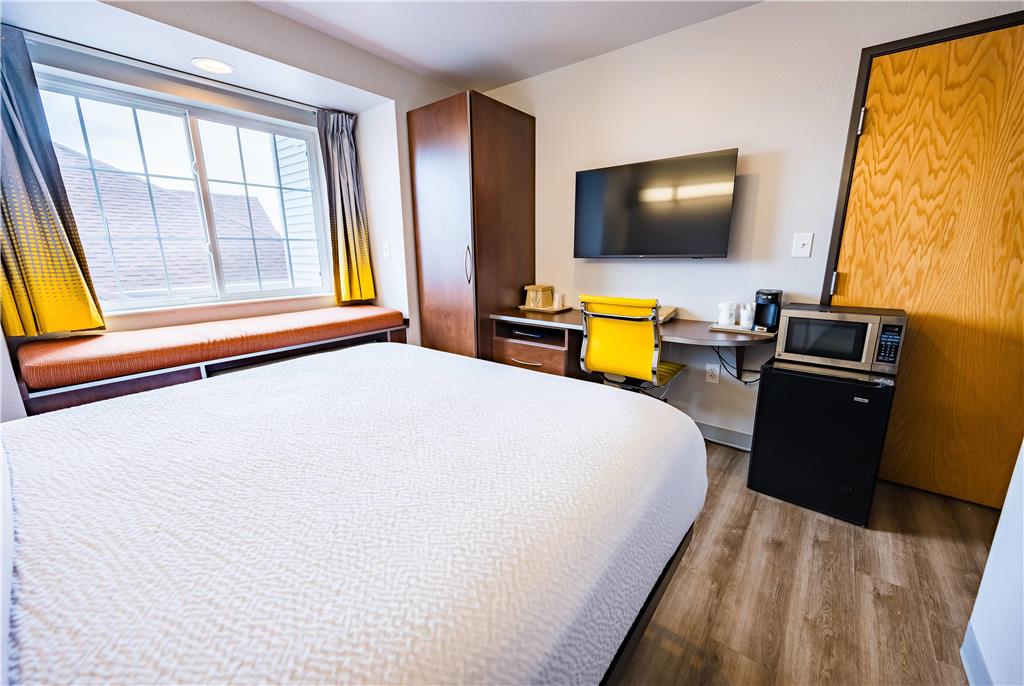 Microtel Inn & Suites by Wyndham Cheyenne - photo 17
