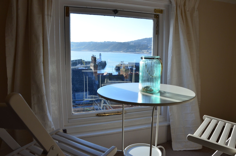 Harbour View Cottage — 4-Star Luxury Hotel in Scarborough, United Kingdom