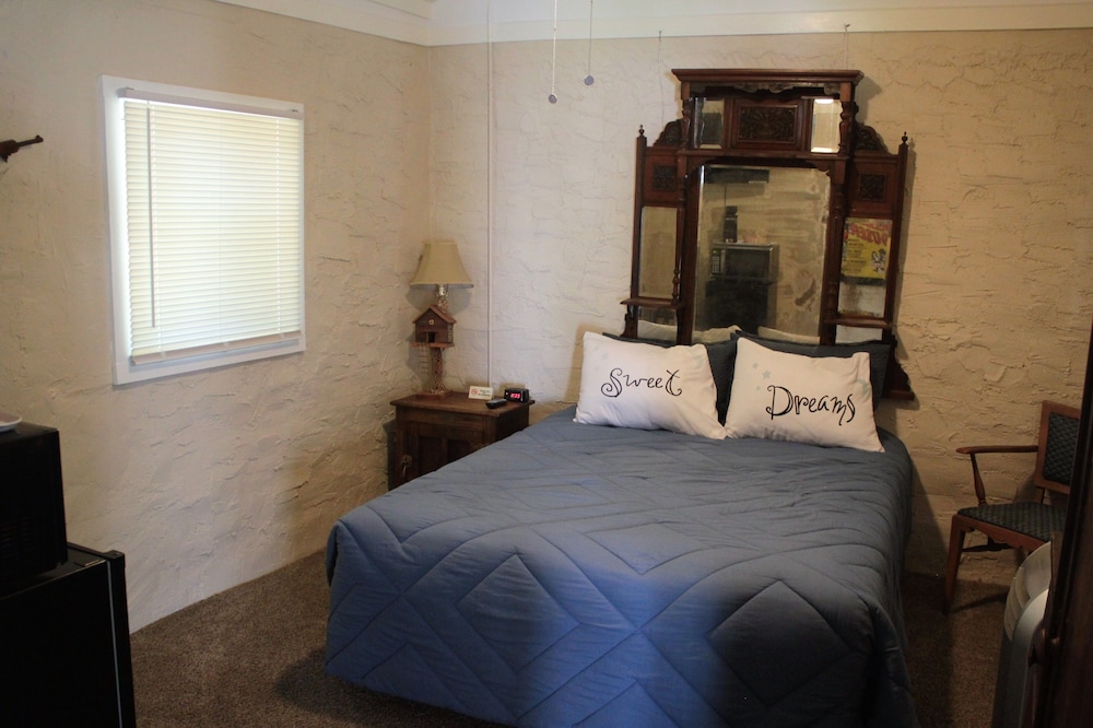 Shep's Miners Inn - photo 16