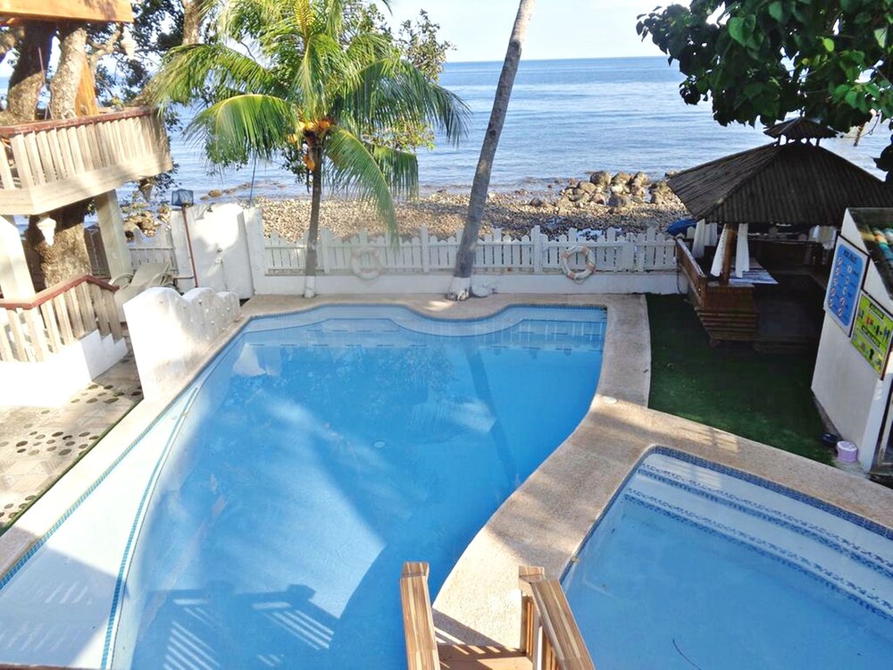 Island View Coastal Resort in Dauin, Philippines