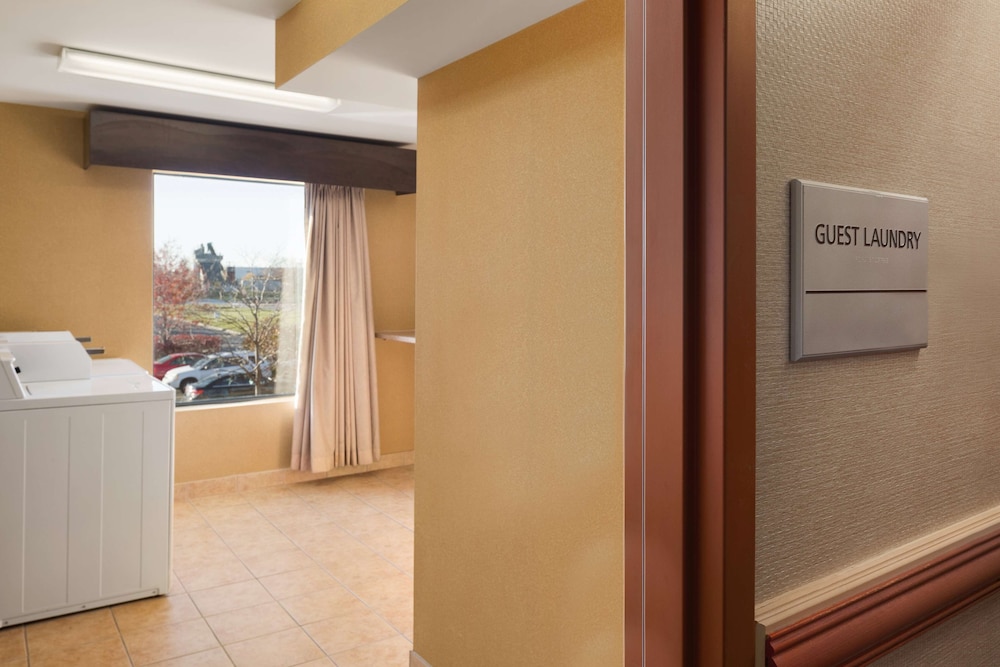 Hampton Inn & Suites Detroit Sterling Heights - photo 19