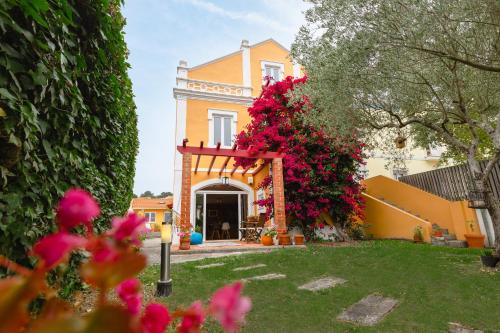 Casa da Foz Charming House — 4-Star Luxury Hotel in Foz Do Arelho, Portugal