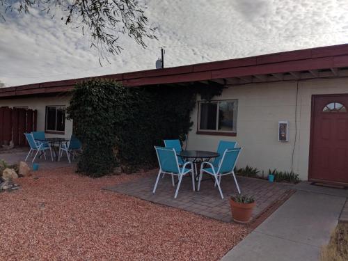 Red Rock Motel and Dam Motel - photo 7