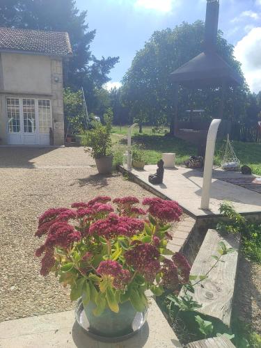 Les Jardins de Shambhala pet-friendly hotel Montrem
