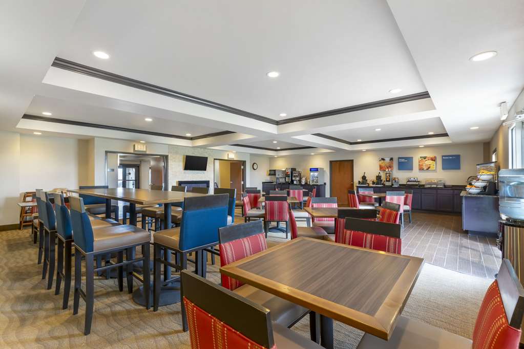 Comfort Inn & Suites Grinnell near I 80 - photo 31