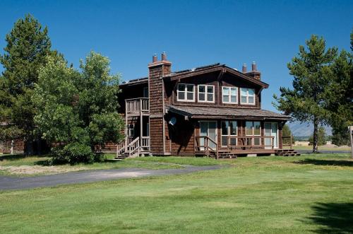 Quickdraw - carbon neutral hotel in Island Park