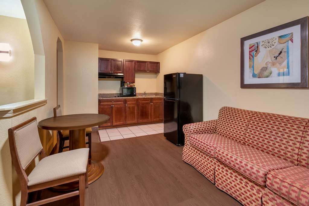Relax Inn and Suites - photo 29