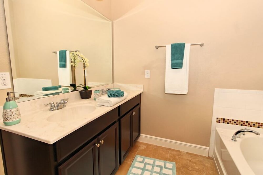 Ov3436 Solterra Resort 5 Bed 4.5 Baths Villa - photo 16