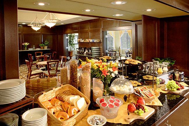 Plaza Inn & Suites at Ashland Creek - photo 5