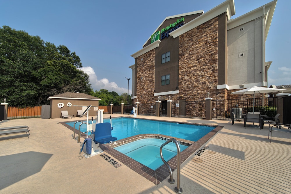 Holiday Inn Express Cleveland by IHG - photo 30