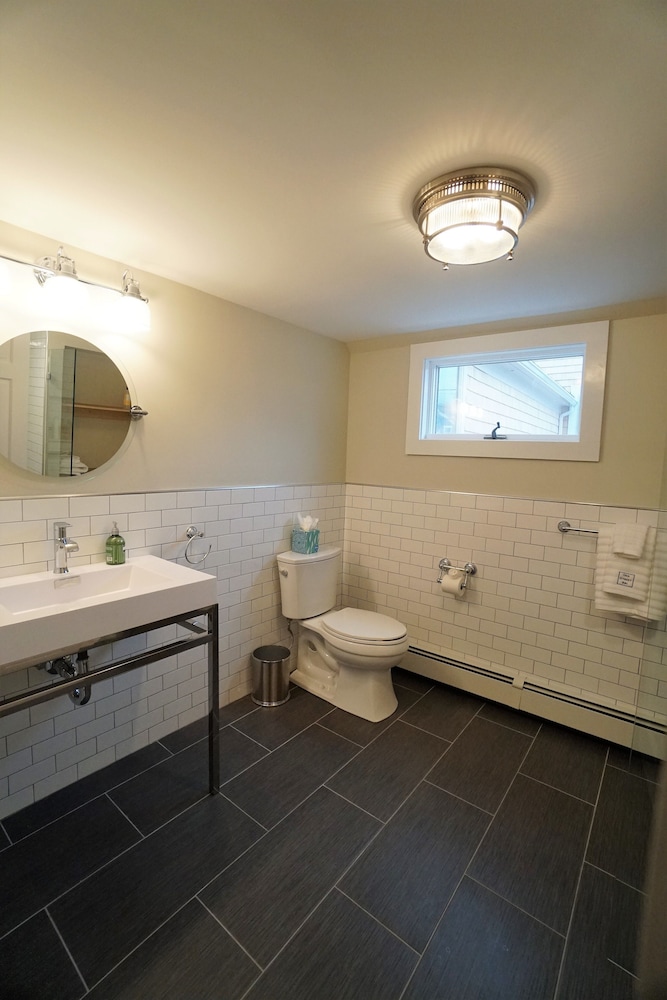 Sea Street Inn - photo 28
