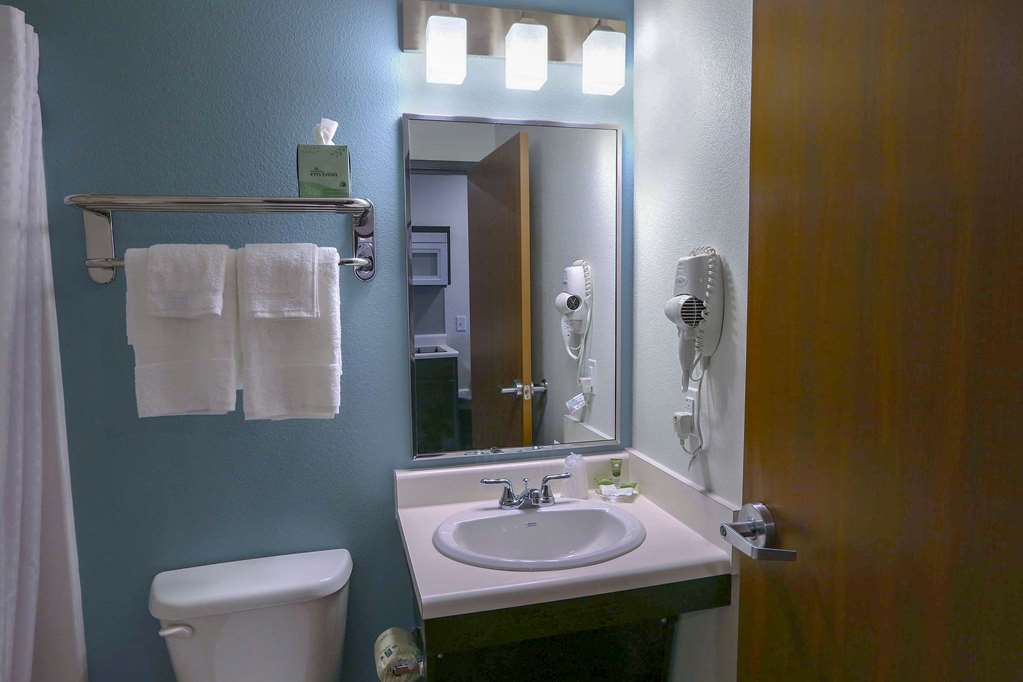 WoodSpring Suites Las Colinas Northwest Dallas - photo 14