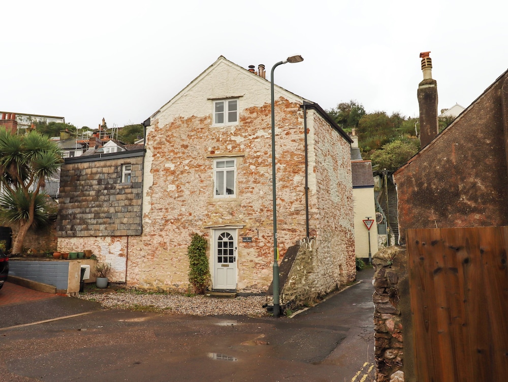 3 Pebble Cottage — 4-Star Luxury Hotel in Brixham, United Kingdom