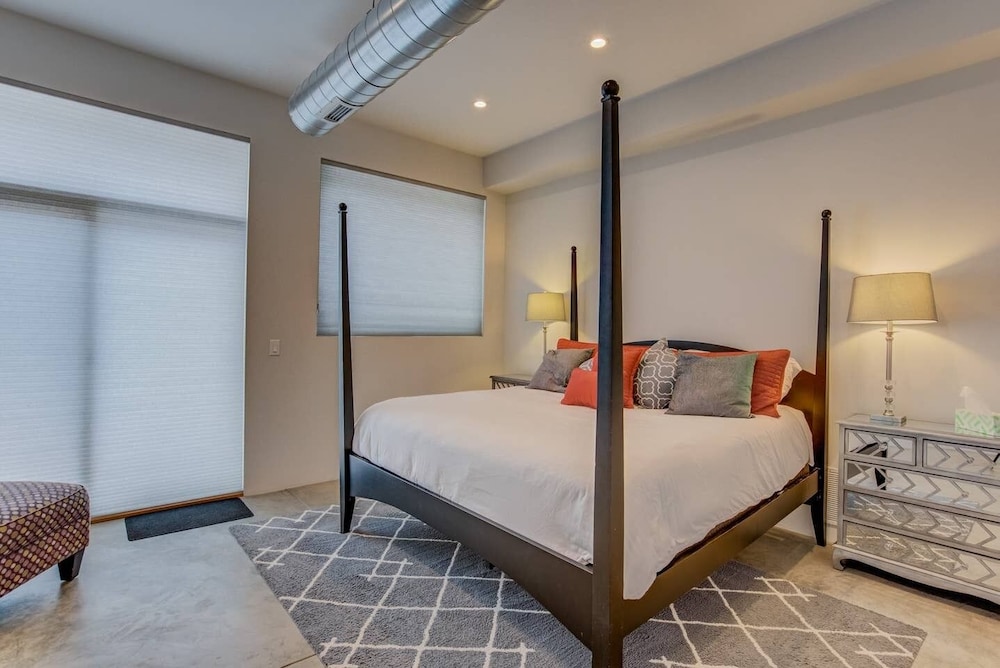 3BR Modern Marveldowntown Customprivate Balcony - photo 10