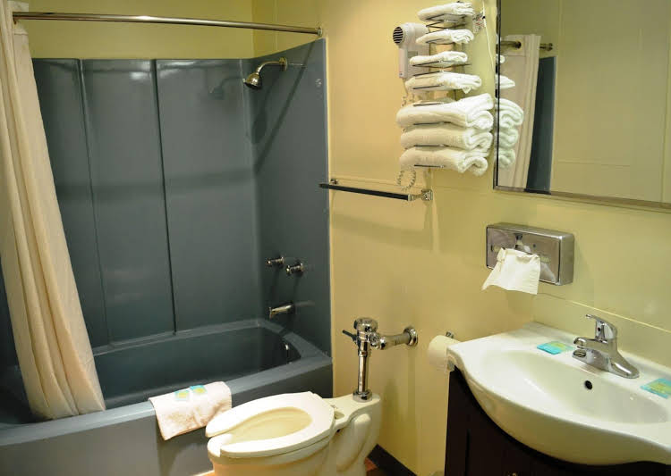 Knights Inn Bluefield - photo 20