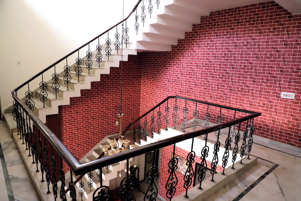 Hotel Murliwala Gopala — Govardhan