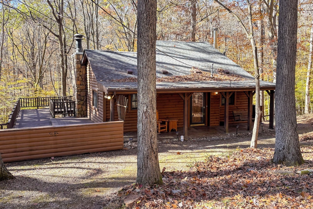 Lake Access And Hot Tub Serene Rockbridge Cabin 22324126 — Cuba