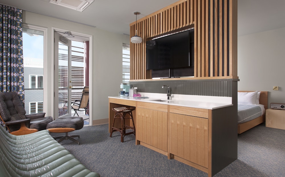 East Austin Hotel - photo 3