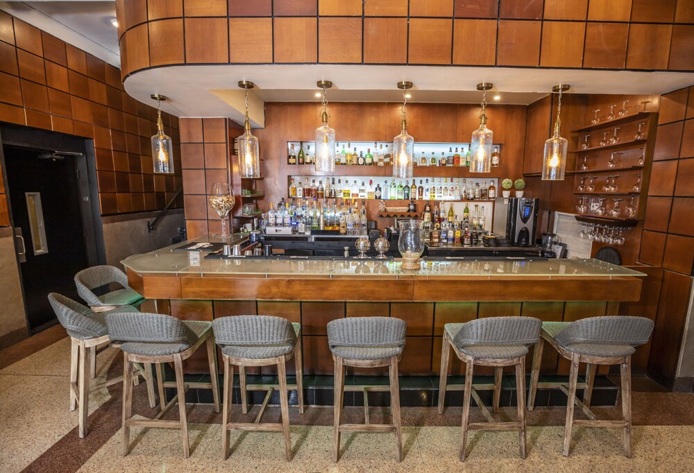 Chesterfield Hotel & Suites - photo 44